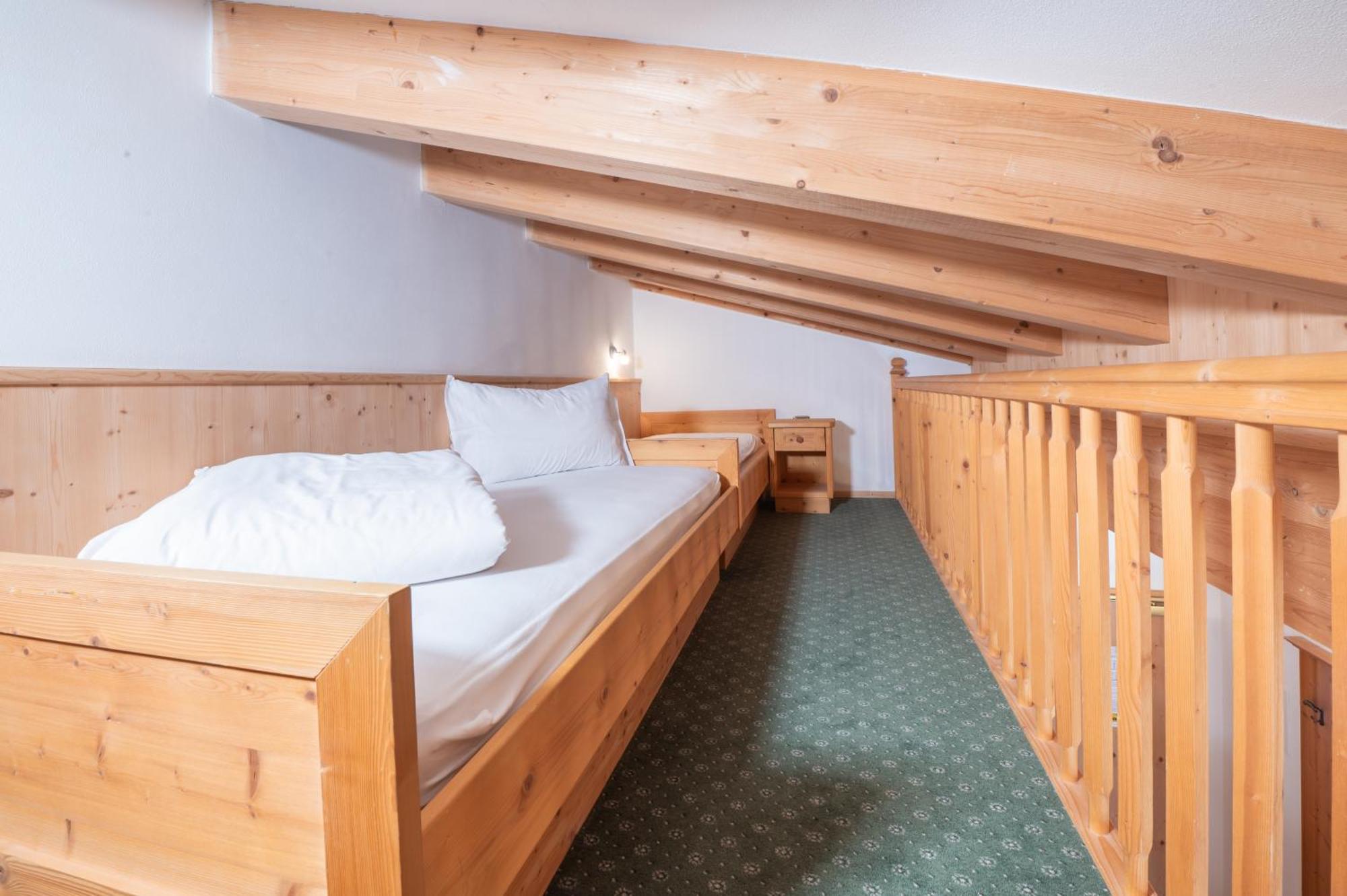 Hotel Uetia De Boerz San Martino in Badia Pokoj fotografie