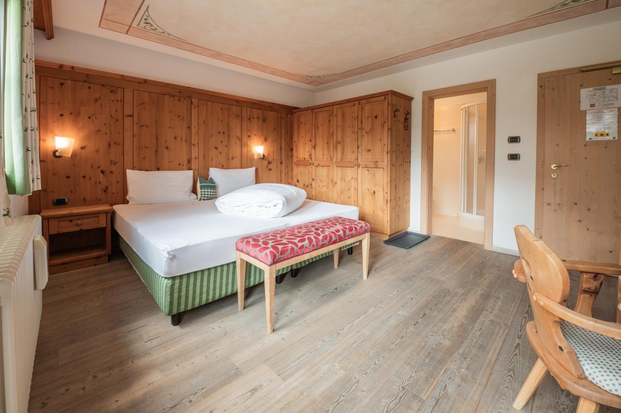 Hotel Uetia De Boerz San Martino in Badia Pokoj fotografie